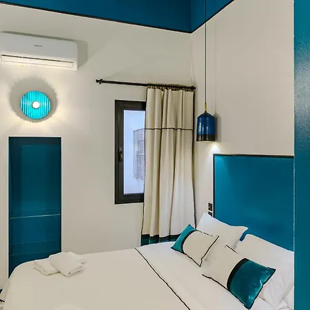 Spacious And Luxurious Mezzanine In Historic Center Alicante