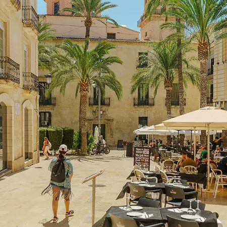 Spacious And Luxurious Mezzanine In Historic Center * Alicante