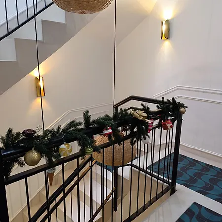 Spacious And Luxurious Mezzanine In Historic Center