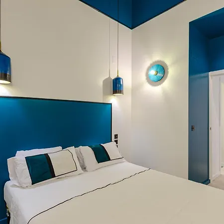 Spacious And Luxurious Mezzanine In Historic Center Alicante