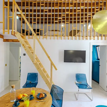 Spacious And Luxurious Mezzanine In Historic Center Alicante